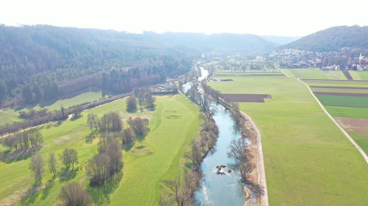 Das Foto zeigt eine Luftaufnahme des Neckars bei Börstingen