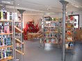 Gemeindebücherei Ammerbuch-Pfäffingen Gemeindebücherei Ammerbuch-Pfäffingen mit Buchregalen und Bilderbuchtrögen im Hintergrund