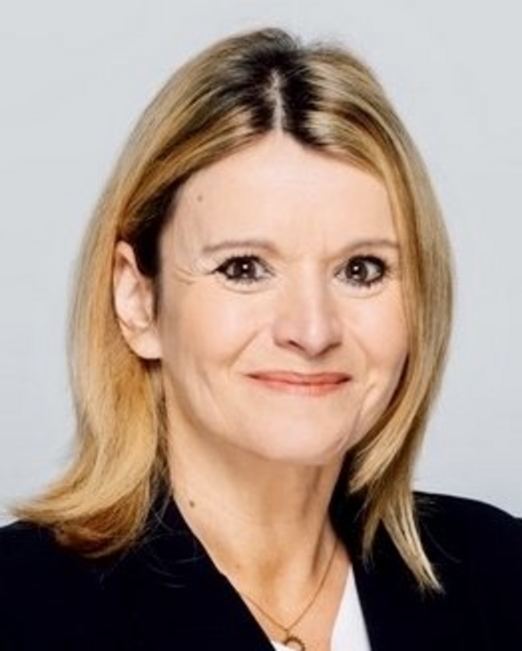 ein Portrait von Dr. Andrea Bihlmayer, Leiterin des Referats 25