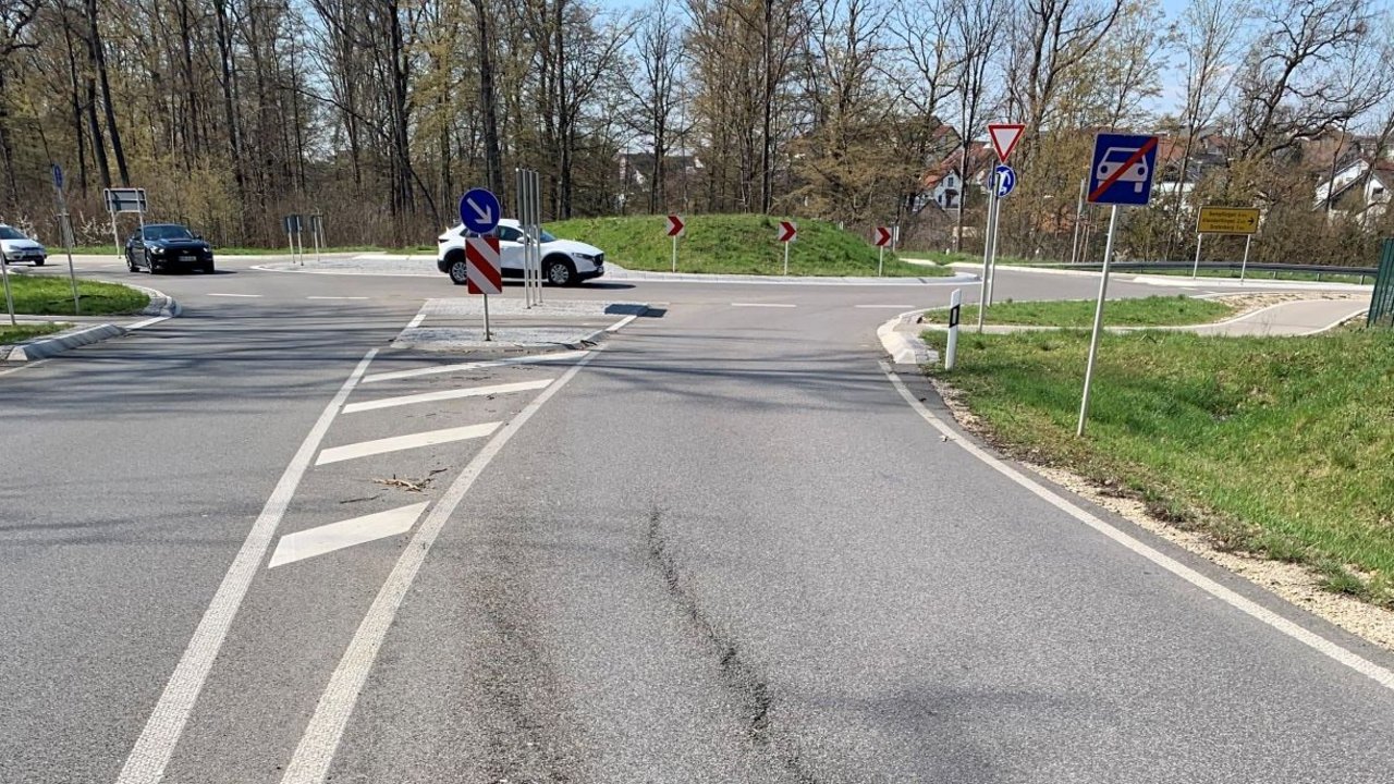 Schadstelle auf der Ortsumgehung Grafenberg im Zuge der B 313