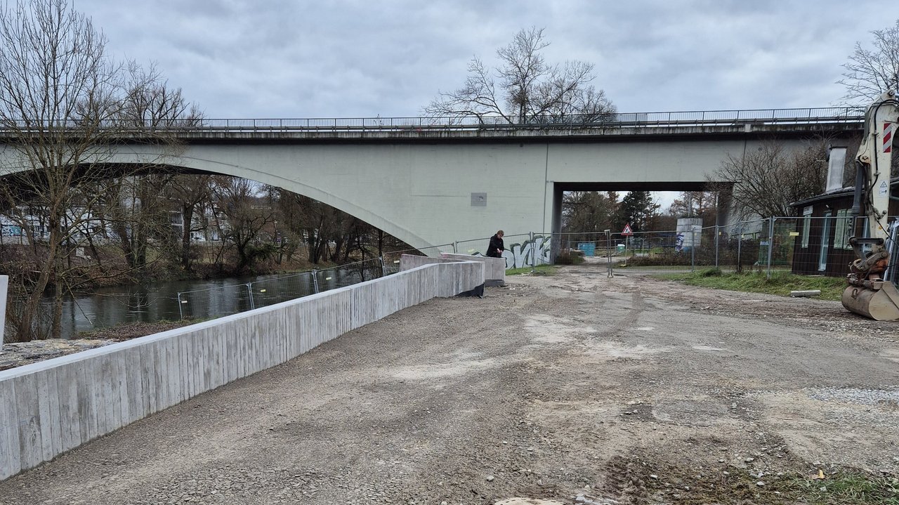 Hochwasserschutz Gartenstraße - Blick auf noch nicht fertiggestellten Bereich vom Dezember 2024 Hochwasserschutz Gartenstraße - Blick auf noch nicht fertiggestellten Bereich vom Dezember 2024