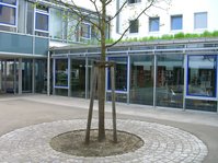 Moderner Glasanbau der Stadtbücherei Meßstetten 