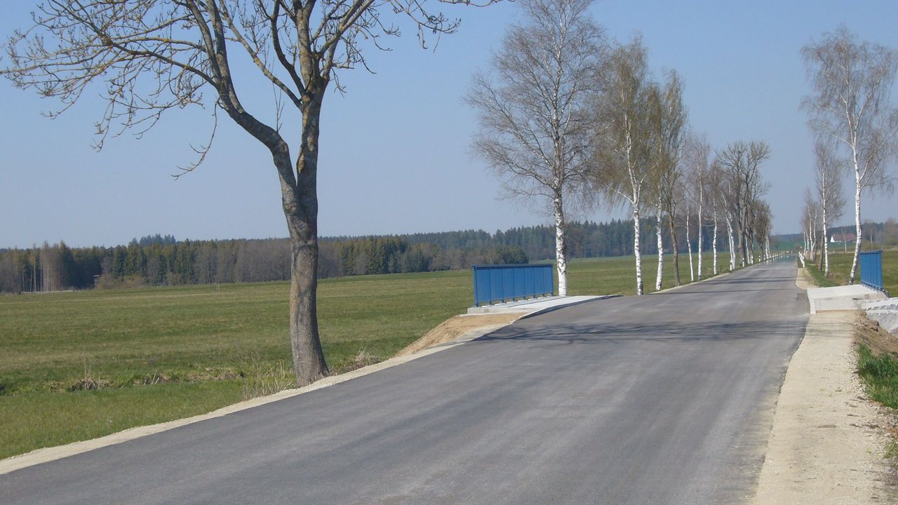 Blick auf den Ersatzneubau der Brücke über die Kanzach