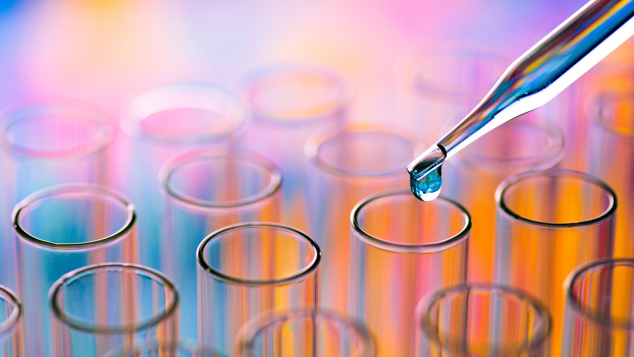 Reagenzgläser mit Pipette Reagenzgläser mit Pipette
