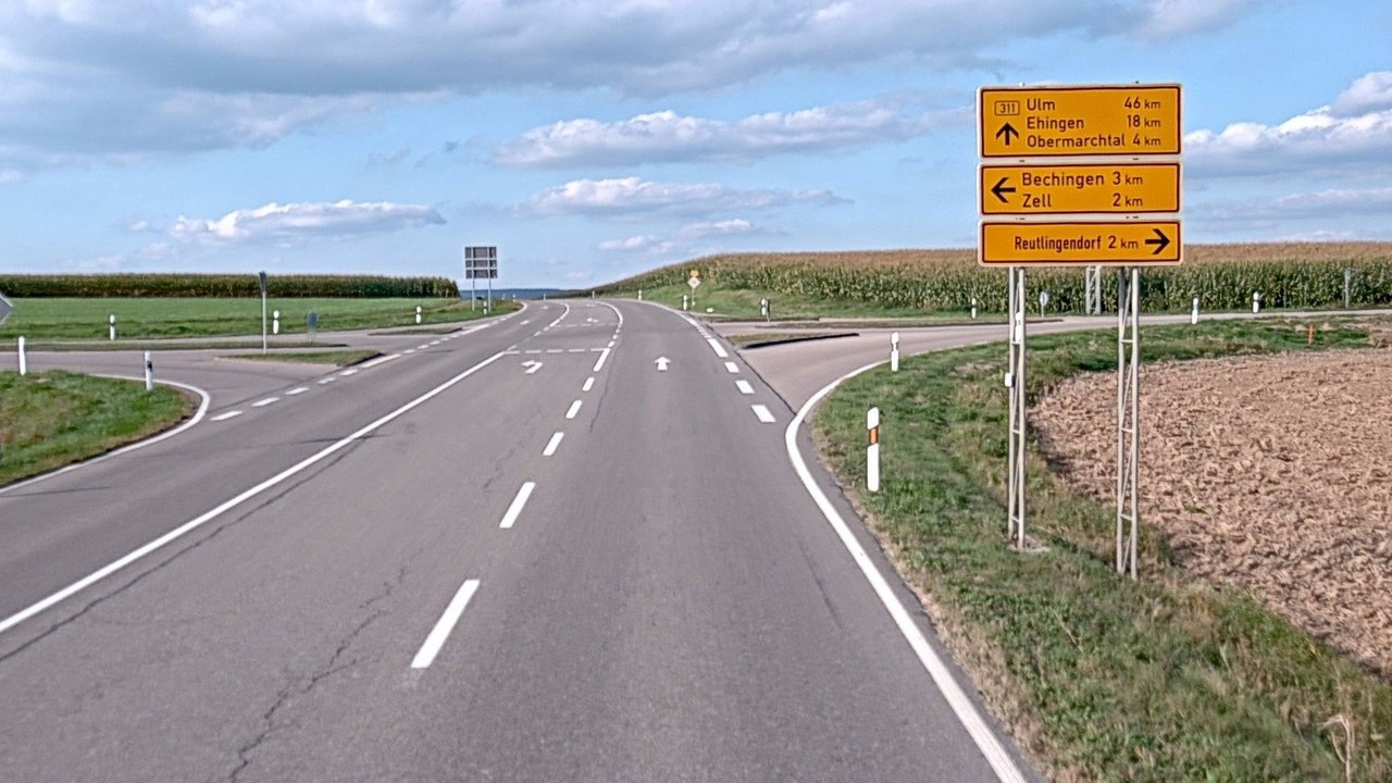 Das Foto zeigt die Kreuzung der B 311 mit der K 7545 