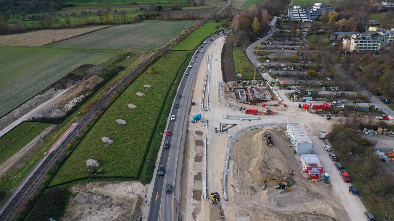Das Foto zeigt die Baustelle B 28 Knotenpunkt Wasserfall von Oben