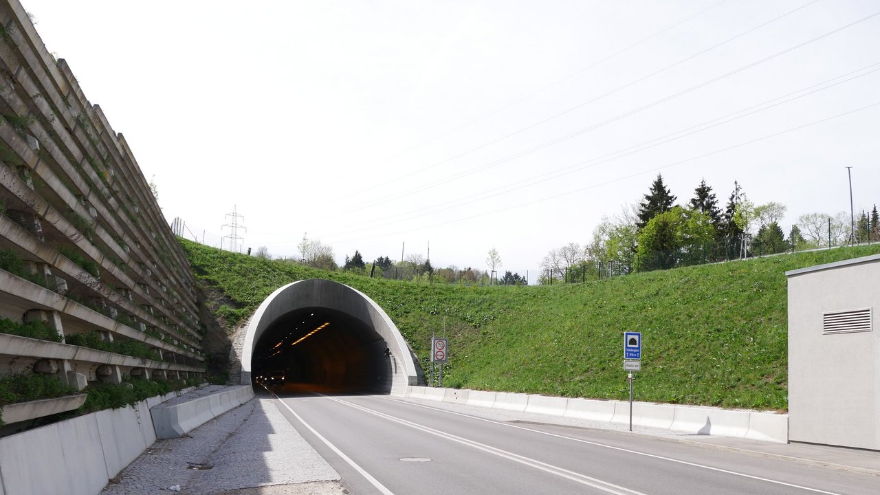 Blick auf den Scheibengipfeltunnel Reutlingen
