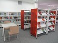 Stadtbücherei Mengen - Sachbuchbereich Sachbuchbereich mit Arbeitsplatz in der Stadtbücherei Mengen