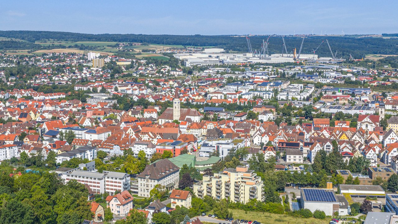 Luftbild mit Blick auf die Stadt Ehingen an der Donau