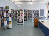 Gemeindebücherei Neukirch - Verbuchung und Buchregale