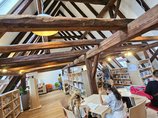 Gemeindebücherei OchsoTHEK Walddorfhäslach - innen 2. OG Gemeindebücherei OchsoTHEK Walddorfhäslach - Dachgeschoß /Galerie