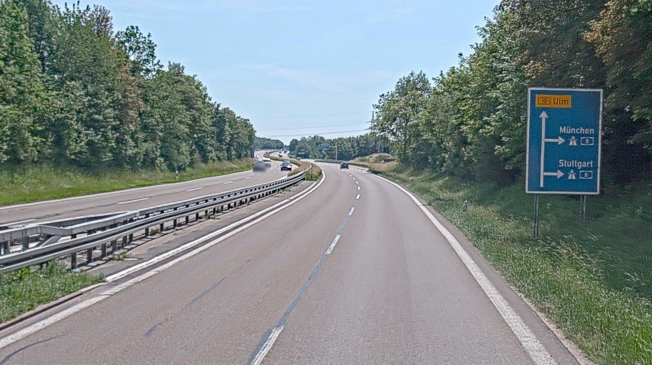 Das Foto zeigt die B 10 in Fahrtrichtung Ulm