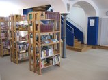 Stadtbibliothek "Alte Schule" Sigmaringen - Untergeschoss Untergeschoss mit Erwachsenenbereich in der Stadtbibliothek "Alte Schule" Sigmaringen