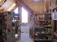 Gemeindebücherei Bisingen: innen Innenbereich mit Holzregalen der Gemeindebücherei Bisingen in der Hohenzollernhalle