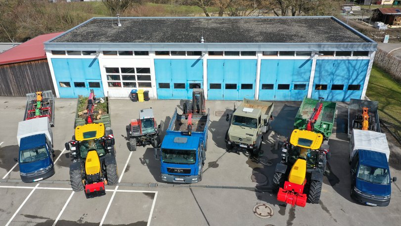 Maschinen vor der Fahrzeughalle - Betriebshof Ravensburg - Sicht von oben