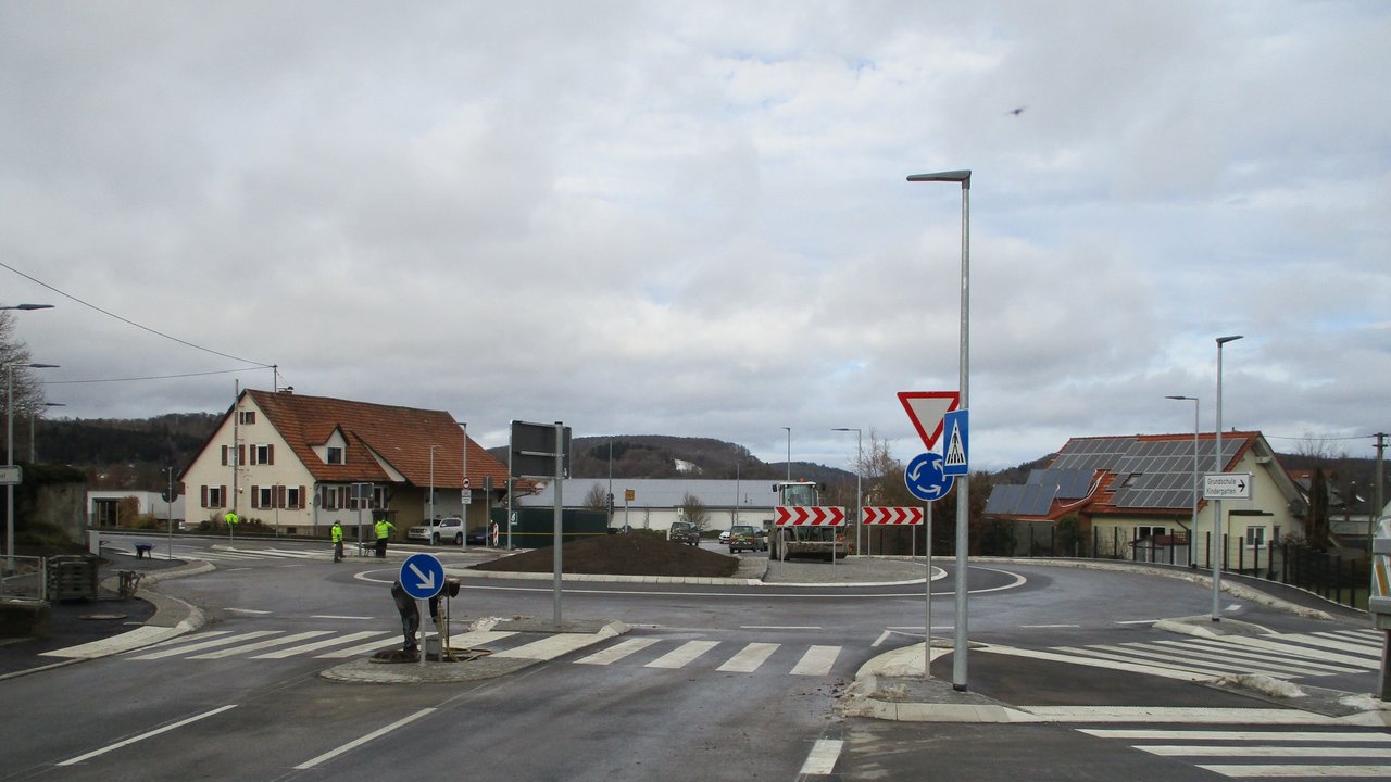 Blick auf den Neubau Kreisverkehr Kleinengestingen