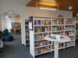 Stadtbibliothek Reutlingen, Zweigstelle Sondelfingen - innen Erwachsenenbereich in der Stadtbibliothek Reutlingen -Zweigstelle Sondelfingen im alten Rathaus