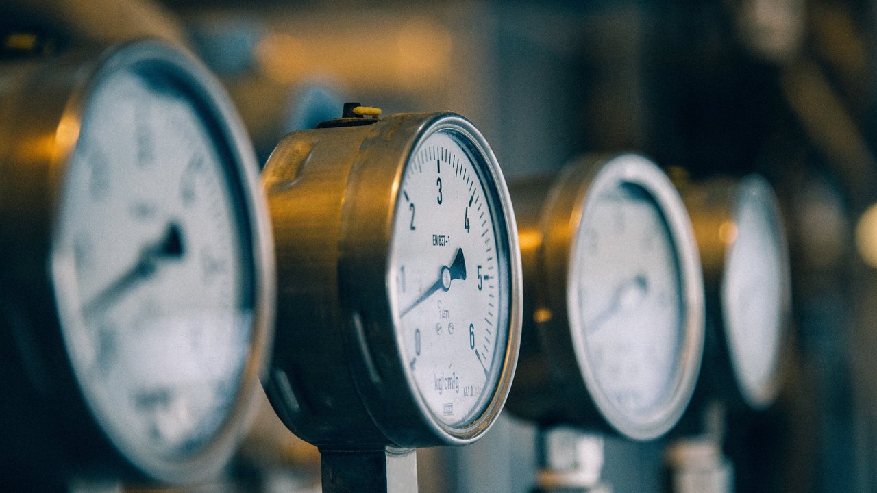 Vier Wasseruhren in der Reihe