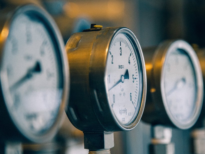 Vier Wasseruhren in der Reihe