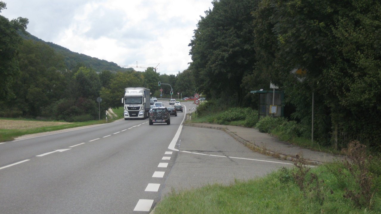 Das Foto zeigt die B 28 Dettingen/Erms Anschluss Bleiche