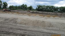 Profilieren der Beckensohle mit verschiedenen Bodenmaterialien