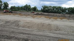 Profilieren der Beckensohle mit verschiedenen Bodenmaterialien