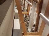Bücherei Kressbronn - Innensicht über zwei Geschosse Innensicht über beide Geschosse (1. Obergeschoss und Galerie im Dachgeschoss) der Bücherei Kressbronn