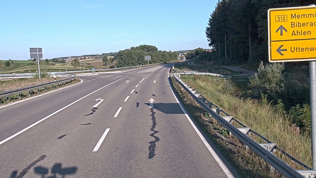 B 312 in Uttenweiler-West