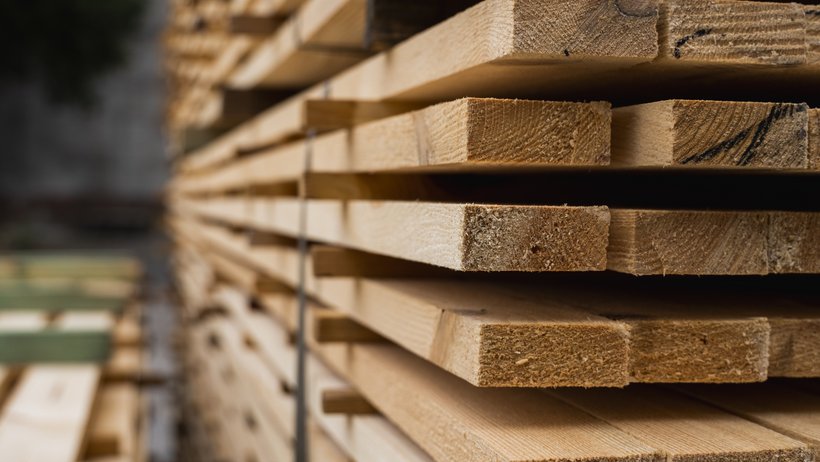 Bauholz auf Paletten