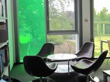 Jugendliche sitzen an PCsMediothek BIB.box - nicht öffentliche Zweigstelle der Stadtbücherei Bad Waldsee im Schulzentrum Döchtbühl - Sitzecke Sitzecke in der Mediothek BIB.box - nicht öffentliche Zweigstelle der Stadtbücherei Bad Waldsee im Schulzentrum Döchtbühl
