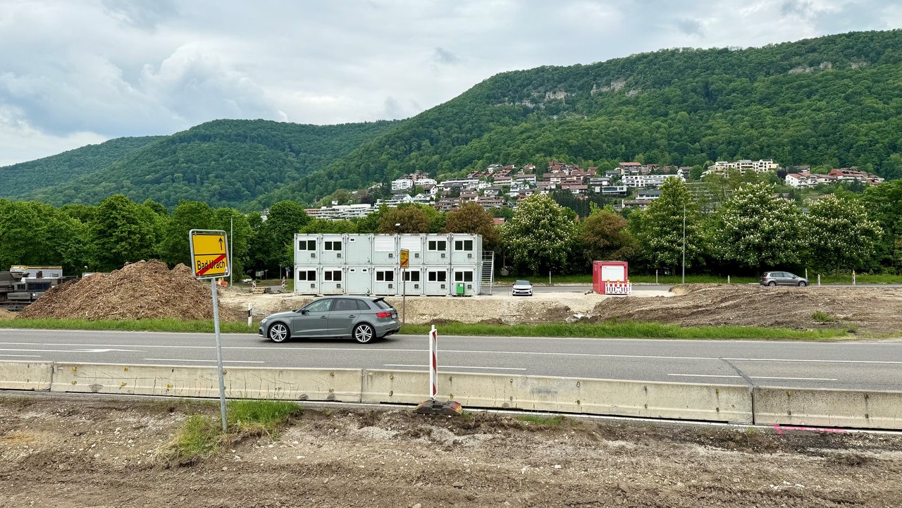 Das Foto zeigt die B 28 Bad Urach, Knotenpunkt Wasserfall