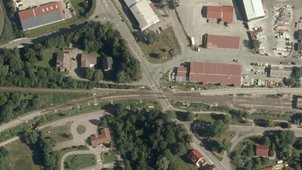 Luftbild des Bahnübergangs