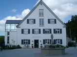 Gemeindebücherei Waldburg im Rathaus Rathausgebäude mit Gemeindebücherei Waldburg