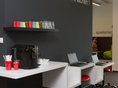 Gemeindebücherei Neustetten Arbeitstische und Cafébar in der Gemeindebücherei Neustetten
