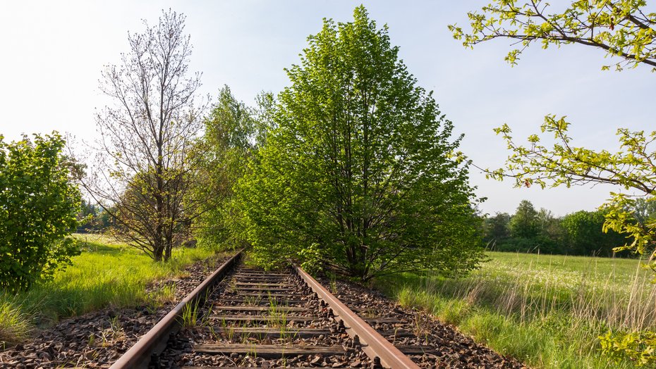Symboldbild für eine stillgelegte Bahnstrecke