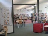 Gemeindebücherei Bildungszentrum Bodnegg PC-Arbeitsplätze und Sitzplätze in der Gemeindebücherei im Bildungszentrum Bodnegg