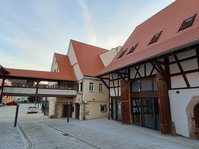 Gemeindebücherei OchsoTHEK Walddorfhäslach - von außen - vom Rathaus kommend