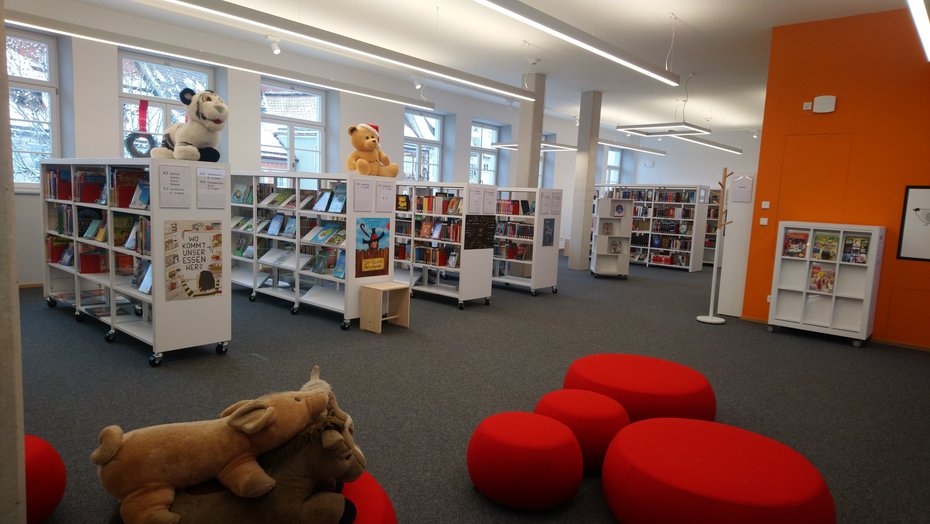 Stadtbücherei Isny im Allgäu - Lounge Kinderbücherei Loungemöbel in der Kinderbücherei der Stadtbücherei Isny im Allgäu