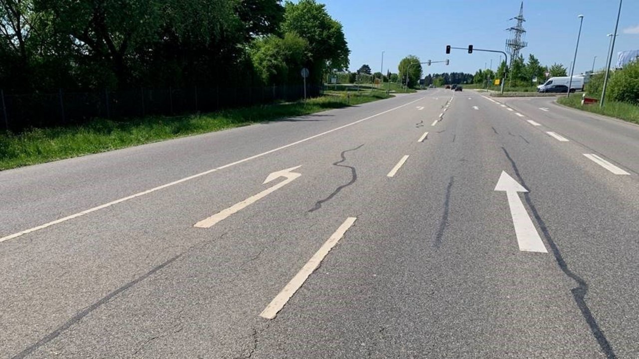 Das Foto zeigt die B 33 zwischen Ravensburg-Bavendorf und Ravensburg-Weststadt