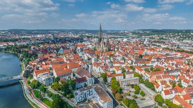 Ulm - Blick zum Wahrzeichen der Stadt, dem Ulmer Münster