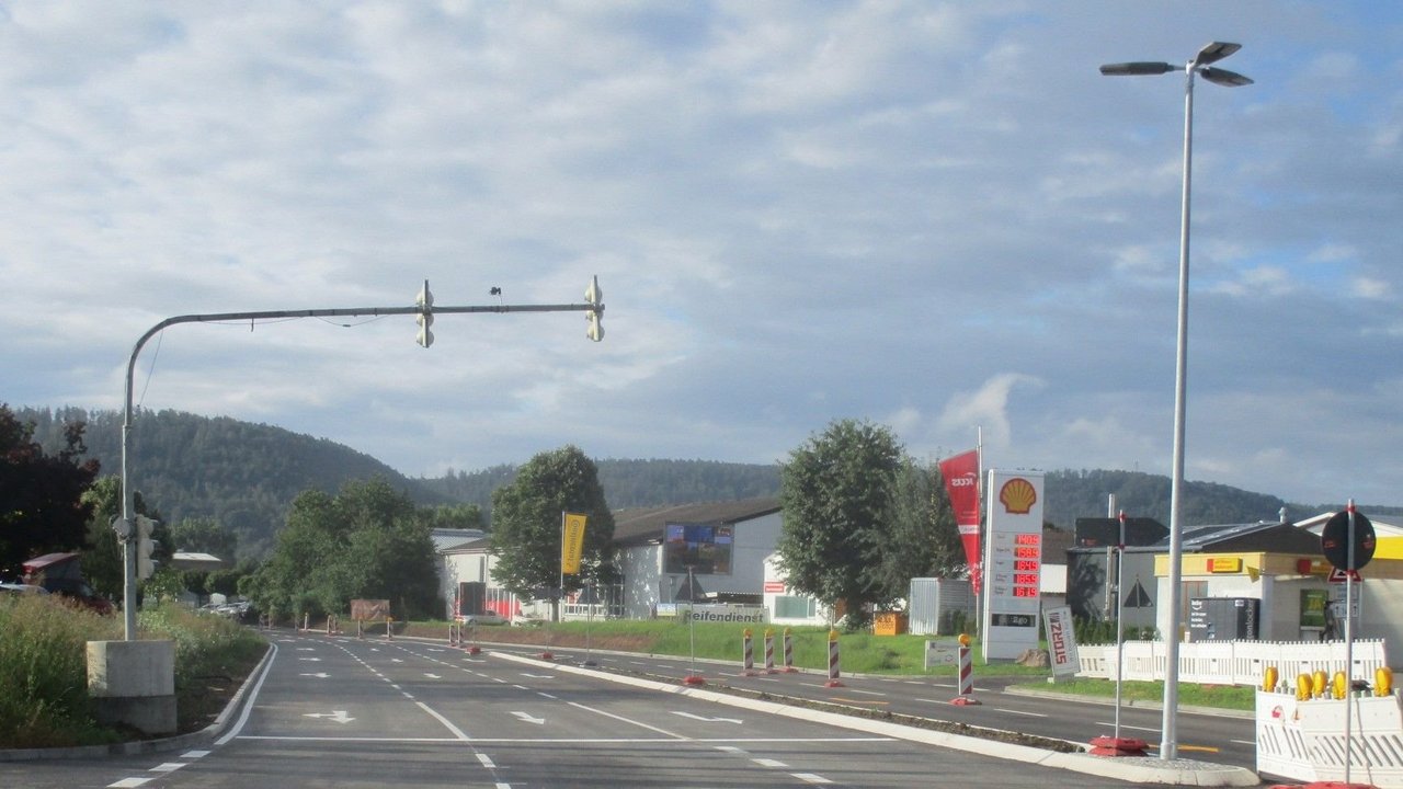 B 28, Osttangente Rottenburg zwischen Wilhelm-Maybach-Straße Anschluss L 372