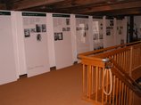Stadtbibliothek Leutkirch im Kornhaus - Ausstellung Ausstellungsbereich im Dachgeschoß der Stadtbibliothek Leutkirch im Kornhaus