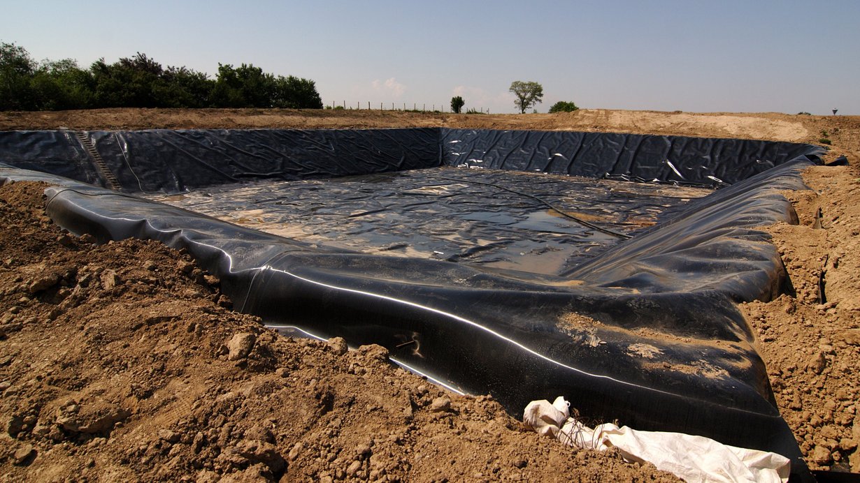 Eine Erddeponie wird angelegt