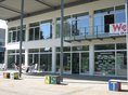 Stadtteilbibliothek Weststadt Die Stadtteilbibliothek Weststadt und die Fahrbibliothek sind seit dem Jahr 2000 gemeinsam im Weststadthaus untergebracht