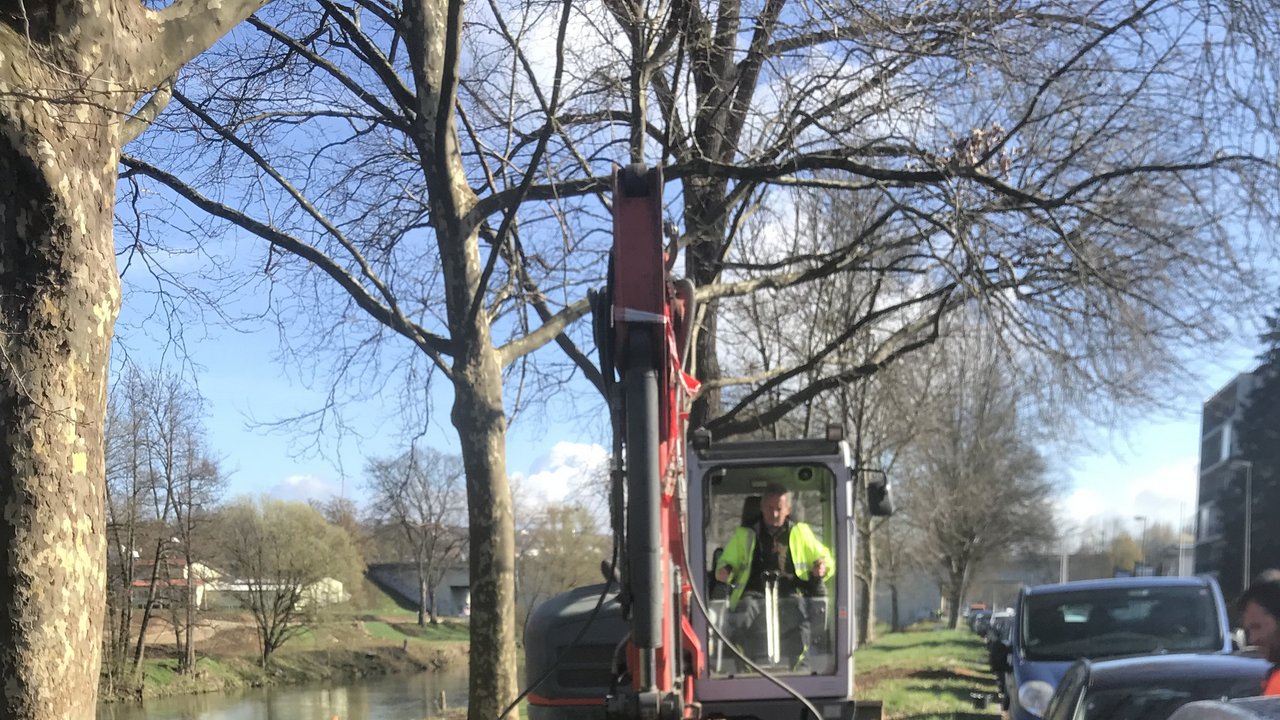 Vor dem Start der Hochwasserschutzmaßnahme wurden am 28.03.2023 Untersuchungen des Baugrundes durchgeführt. 